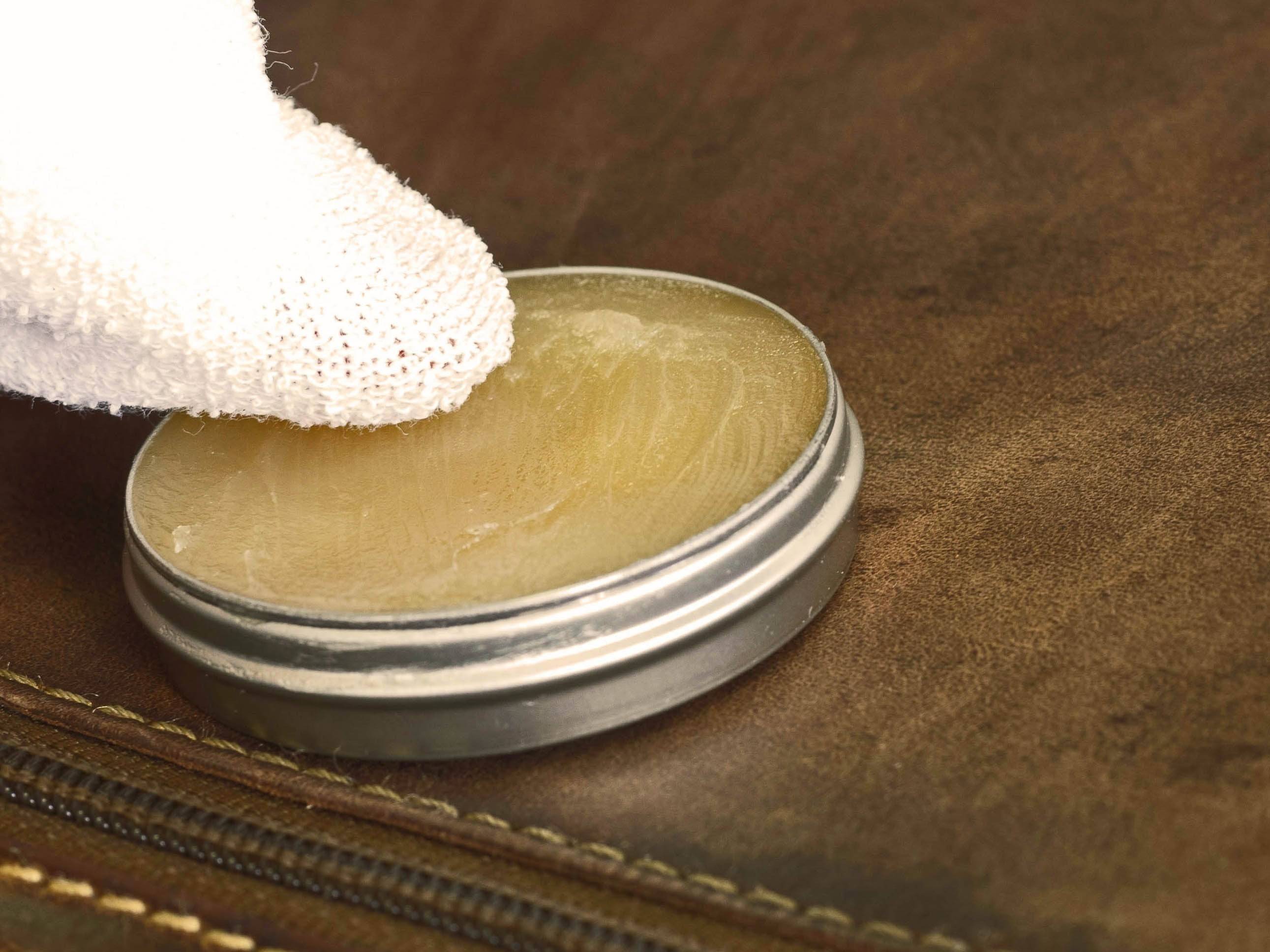 COLOURLOCK Handtaschen- und Kofferpflege - Weigola Premium Autopflege seit 1883