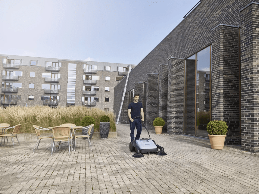 Nilfisk Kehrmaschine SW250 - Weigola Premium Autopflege seit 1883